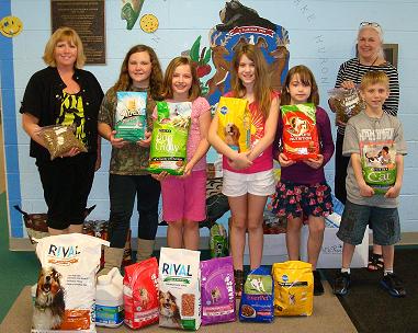 Howell kids help needy senior citizens feed their pets